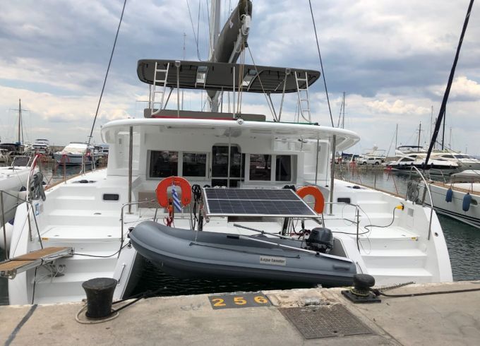 Lagoon 450 F