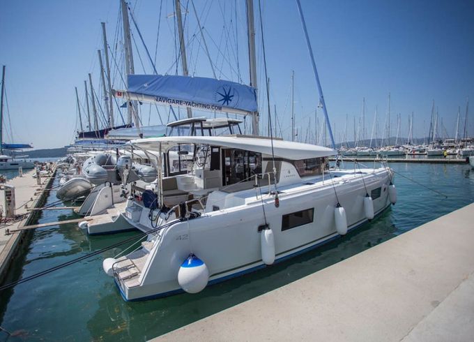 Lagoon 42