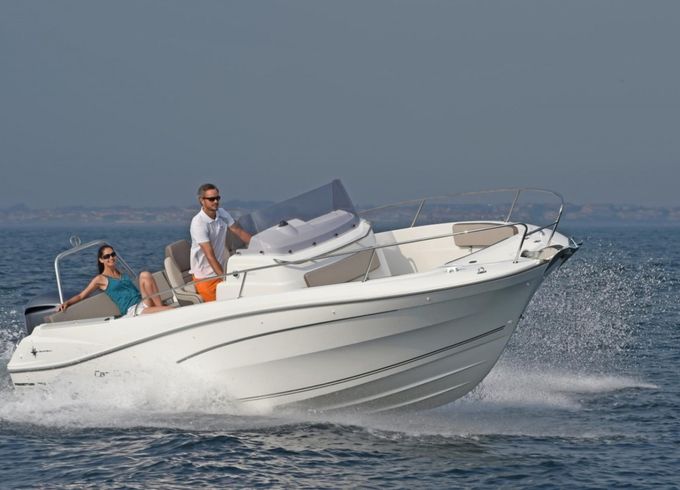 Jeanneau Cap Camarat 7.5 CC Serie 2