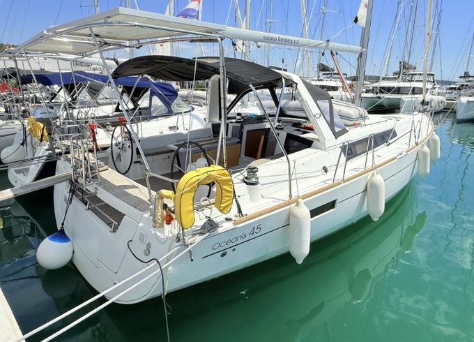 Bénéteau Oceanis 45