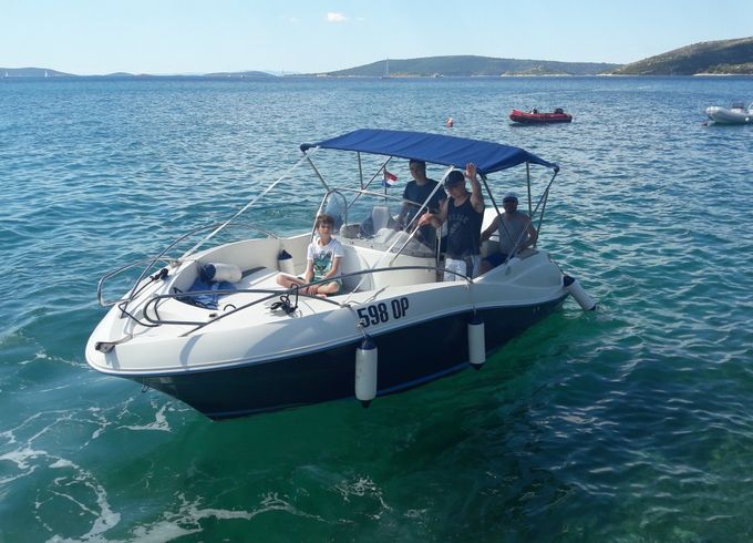 Quicksilver 635 Commander