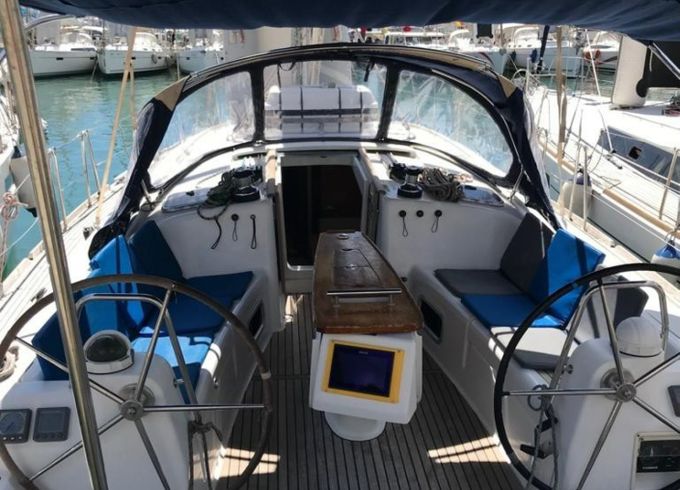 Bénéteau Oceanis 43