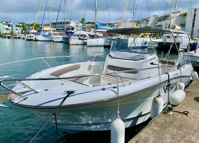 Jeanneau Cap Camarat 8.5 CC