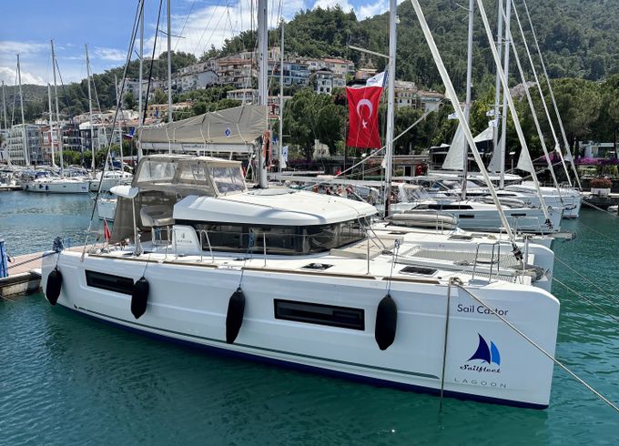 Lagoon 40
