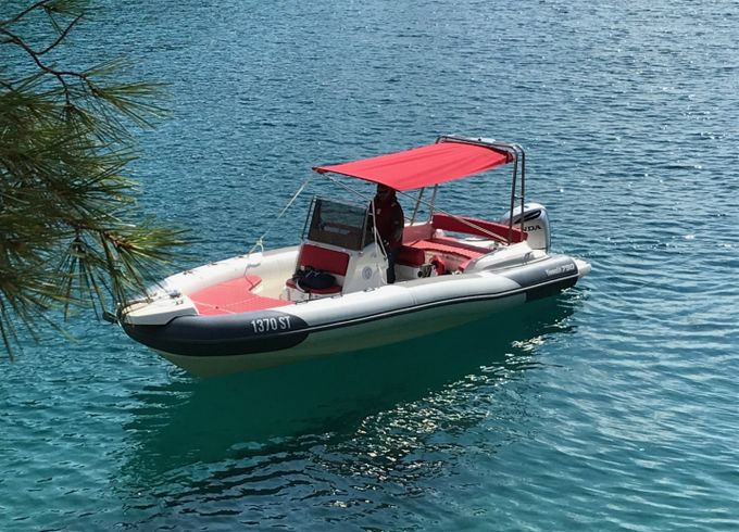 Marlin Boat Dynamic 790