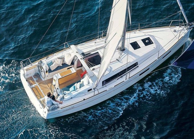 4 OCEANIS 35