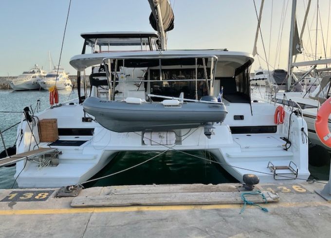 Lagoon 42