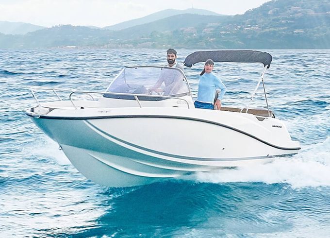 Quicksilver Activ 605 Sundeck