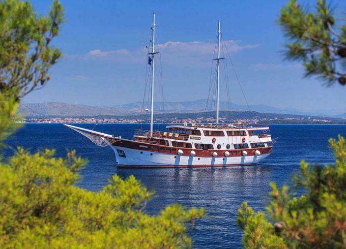 M/Y