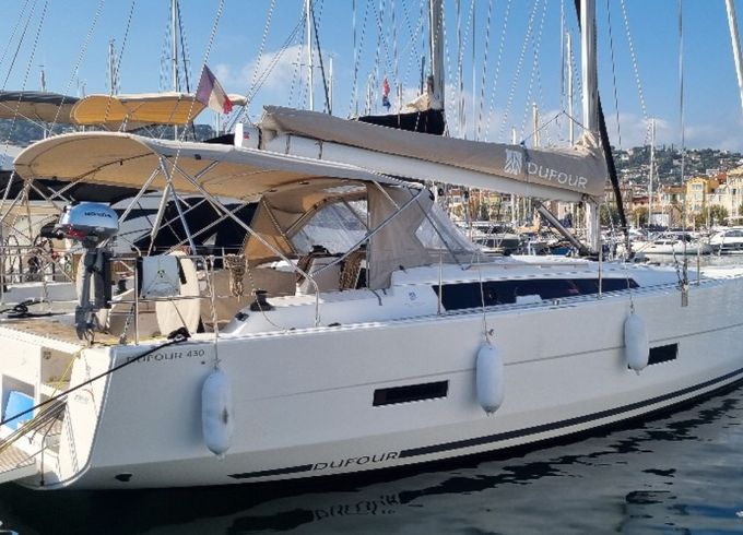 Dufour 430