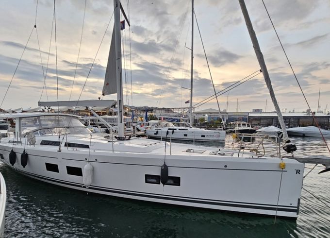 Hanse 548
