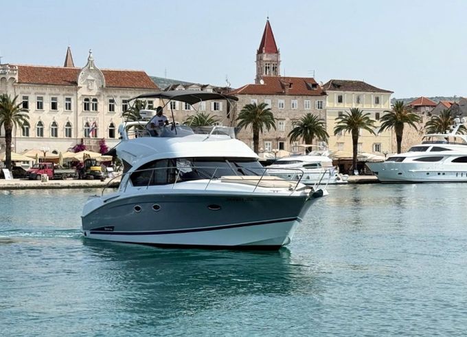 Bénéteau Antares 36