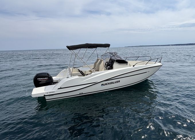 Quicksilver 705 Open