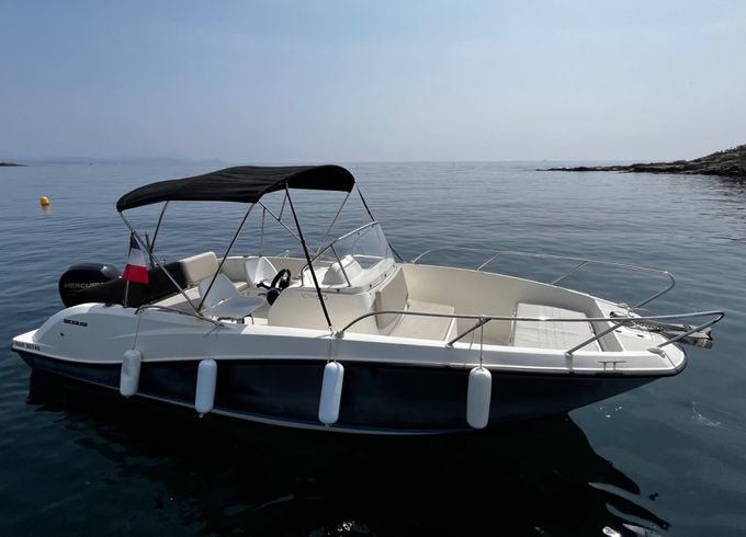 Quicksilver Activ 675 Open