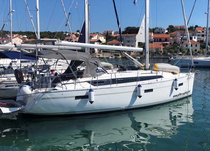 Bavaria Cruiser 37