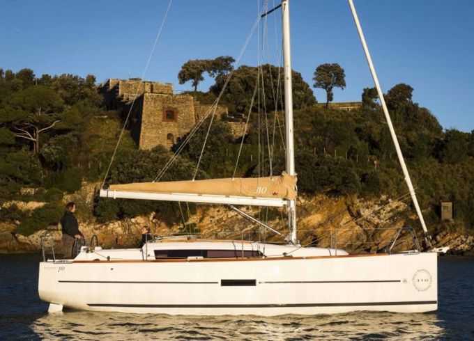 Dufour 310