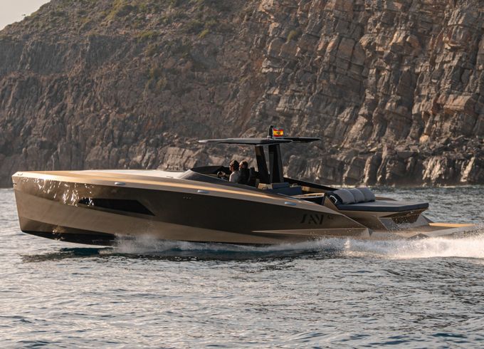 Say Carbon Yachts 42