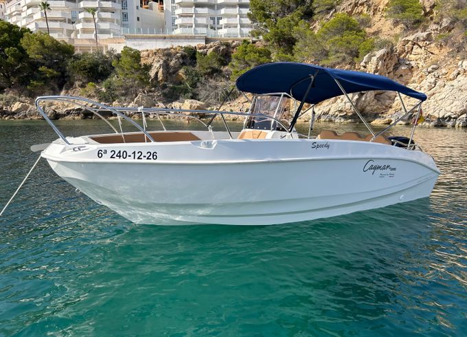 Motor yacht Caymam 585