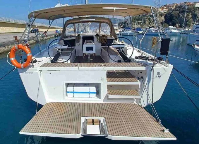 Dufour 430