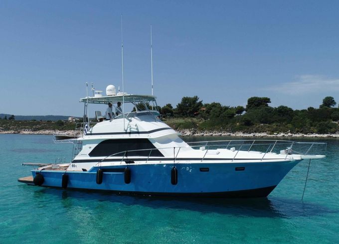 Bertram 46.6 convertible flybridge