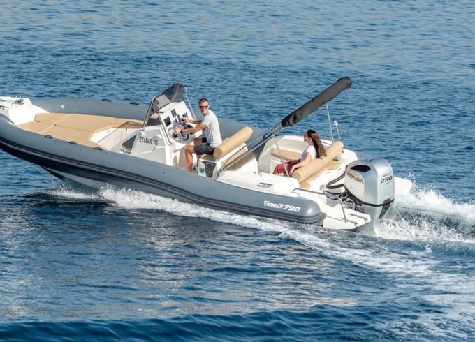 Marlin Boat Dynamic 790 pro