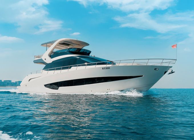Luxury Motor Yacht X32