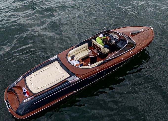 Riviera 33'