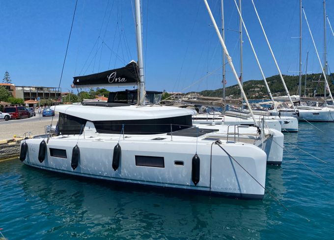 Lagoon 42