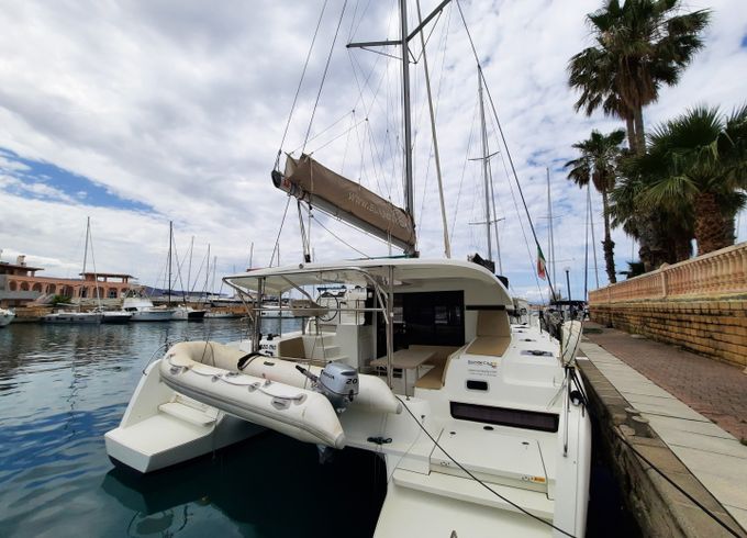 Lagoon 42