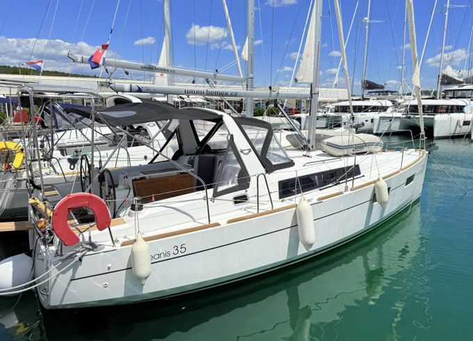 Bénéteau Oceanis 35