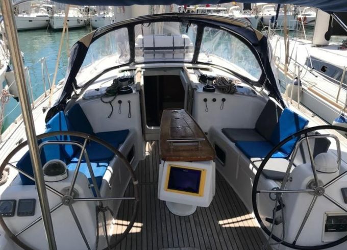 Bénéteau Oceanis 43