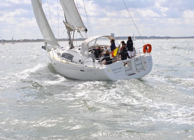 Bénéteau Oceanis 43
