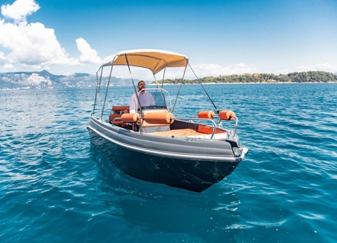 Karel Ithaka 550