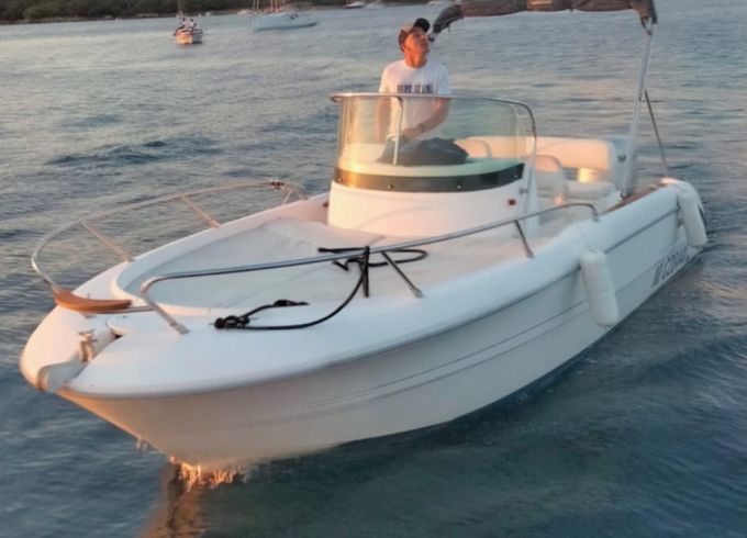 Sessa Marine Key Largo 20