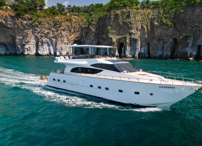 Benetti 72