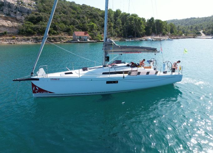 Bénéteau First 36