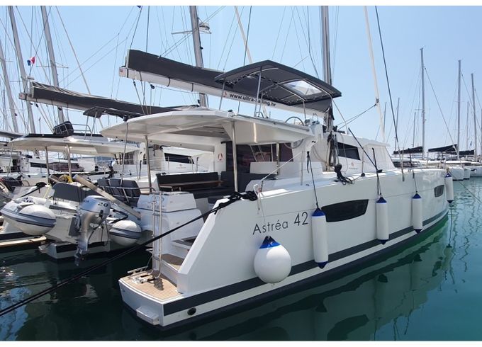Fountaine Pajot Astrea 42
