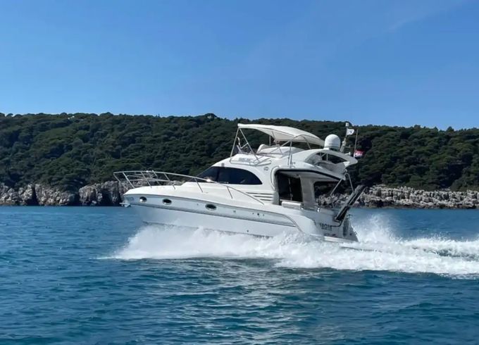 Galeon 330 Fly