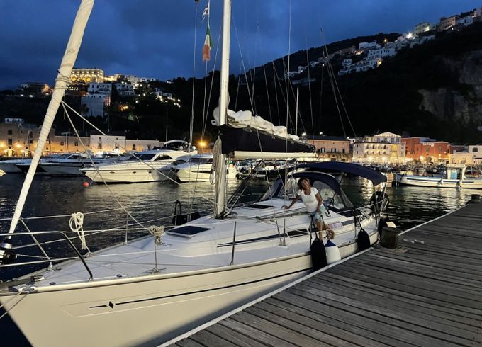 Bavaria 37