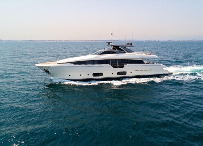 Ferretti 96