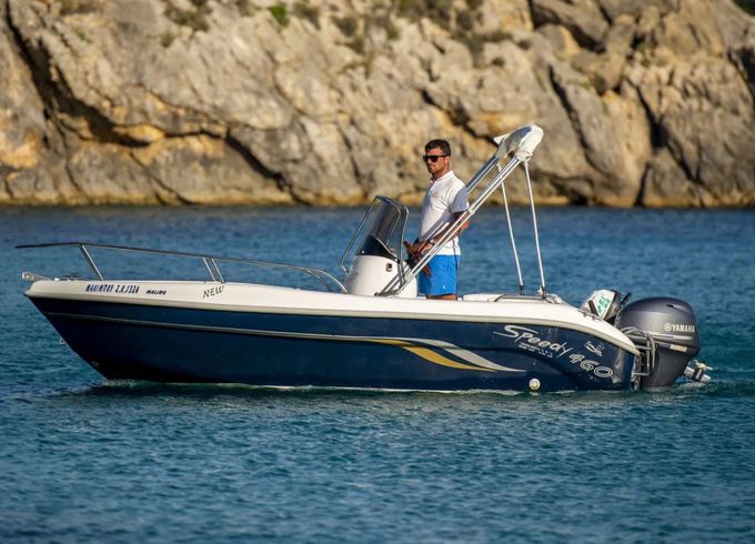 Yamaha Up To 5 Persons and 40 HP engine