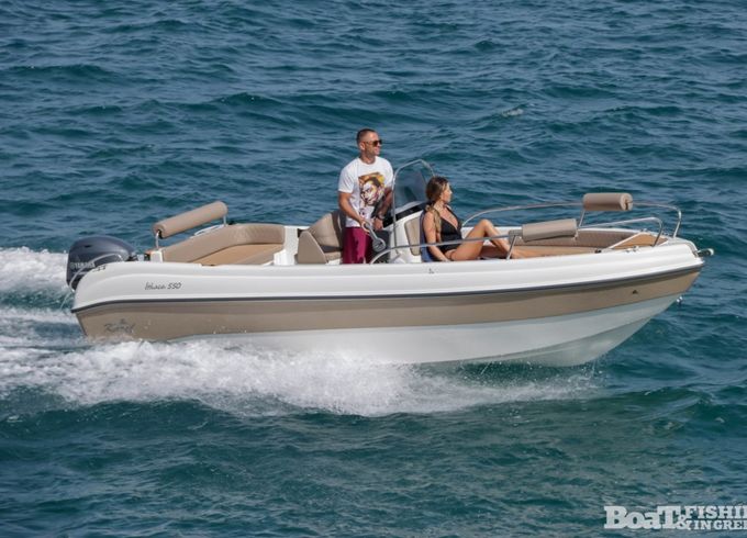 Karel Ithaca 550