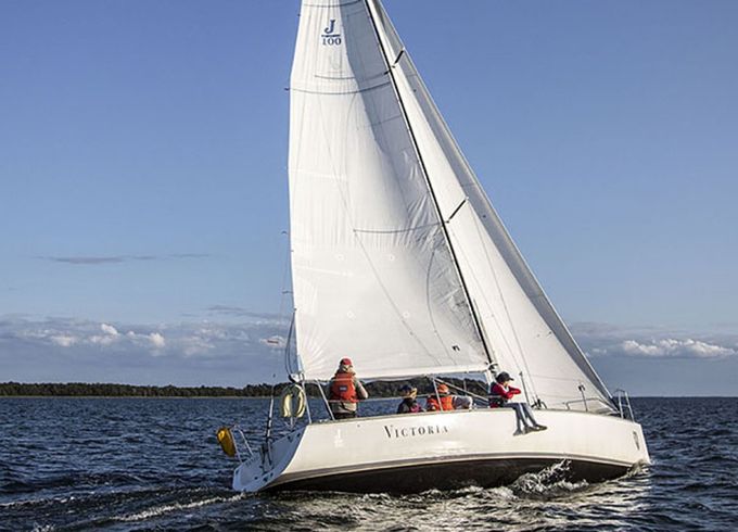J-Boat 100