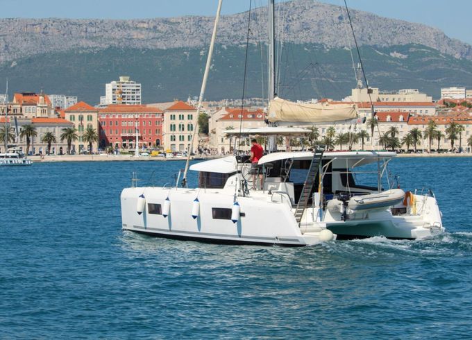 Lagoon 42