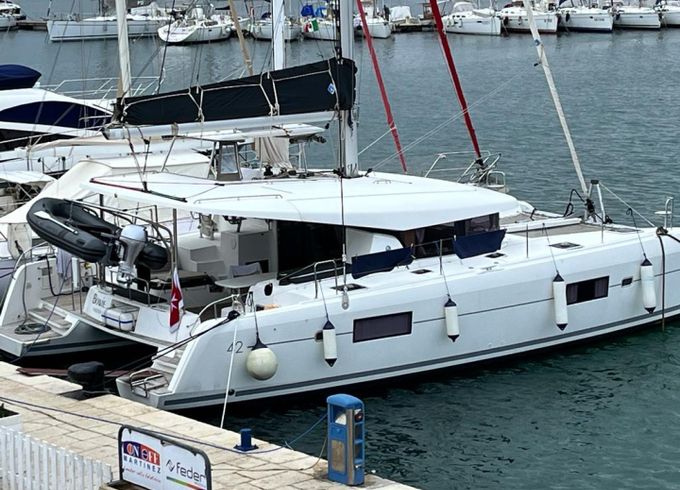 Lagoon 42