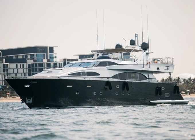 Azimut 100