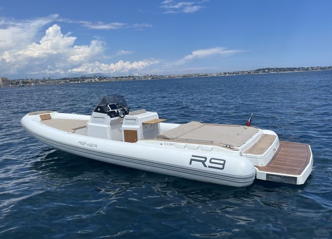 Renier R9 Tourer
