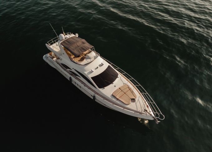 Azimut 62