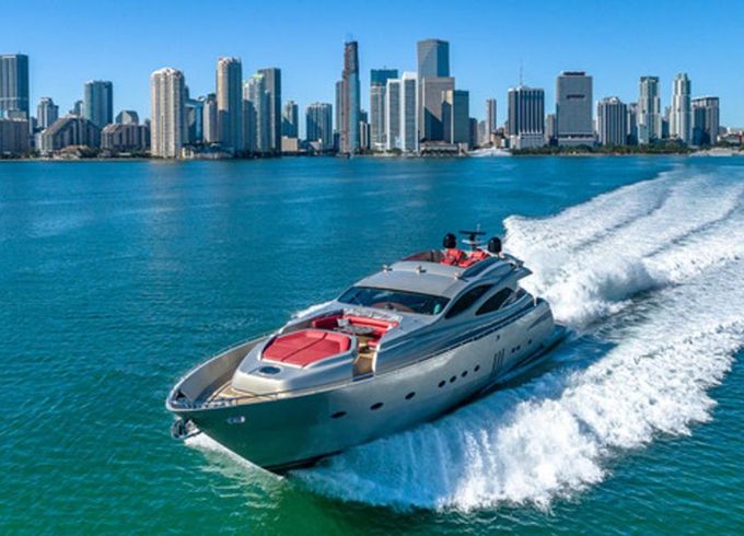 Pershing 90