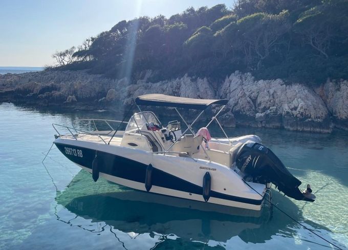 Quicksilver Activ 605 Sundeck